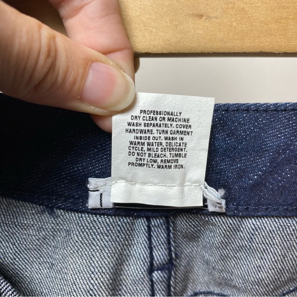 ST. JOHN SPORT Double Front Slit Mini Denim Skirt Dark Wash Navy/Black Sz Small - Picture 12 of 12